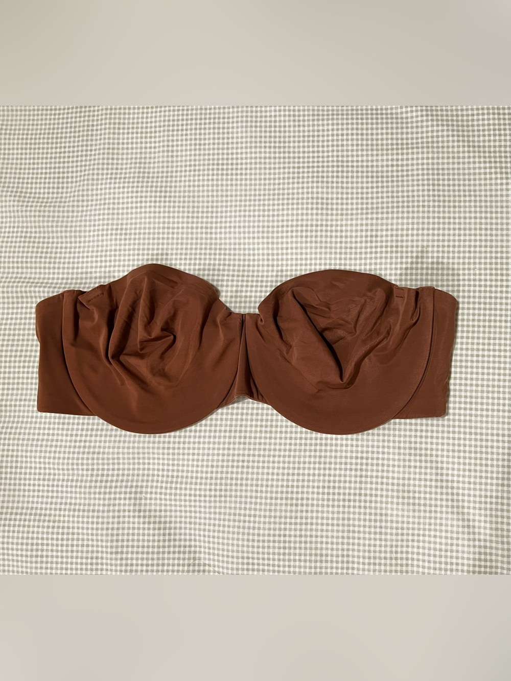 SKIMS Strapless Underwire Bra in Chocolate Brown